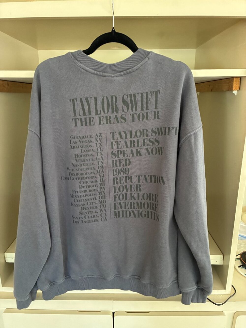 Taylor Swift Sweatshirt Womens L Blue Fleece Pullover The Eras Tour Graphic - Picture 2 of 2